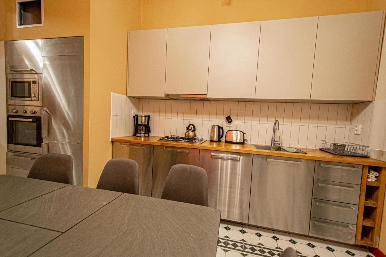 4 Bedrooms 130M2 Apartment At The Main City Square 布拉格 外观 照片