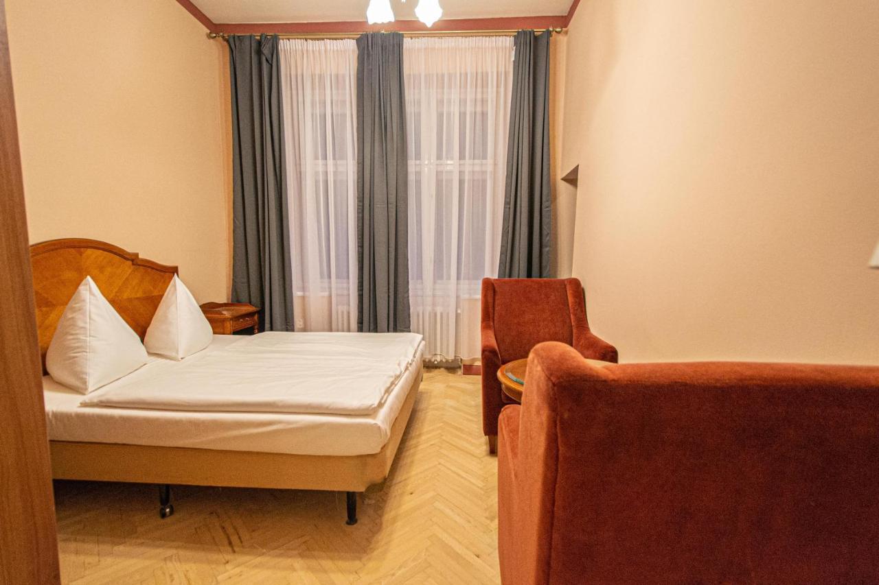 4 Bedrooms 130M2 Apartment At The Main City Square 布拉格 外观 照片