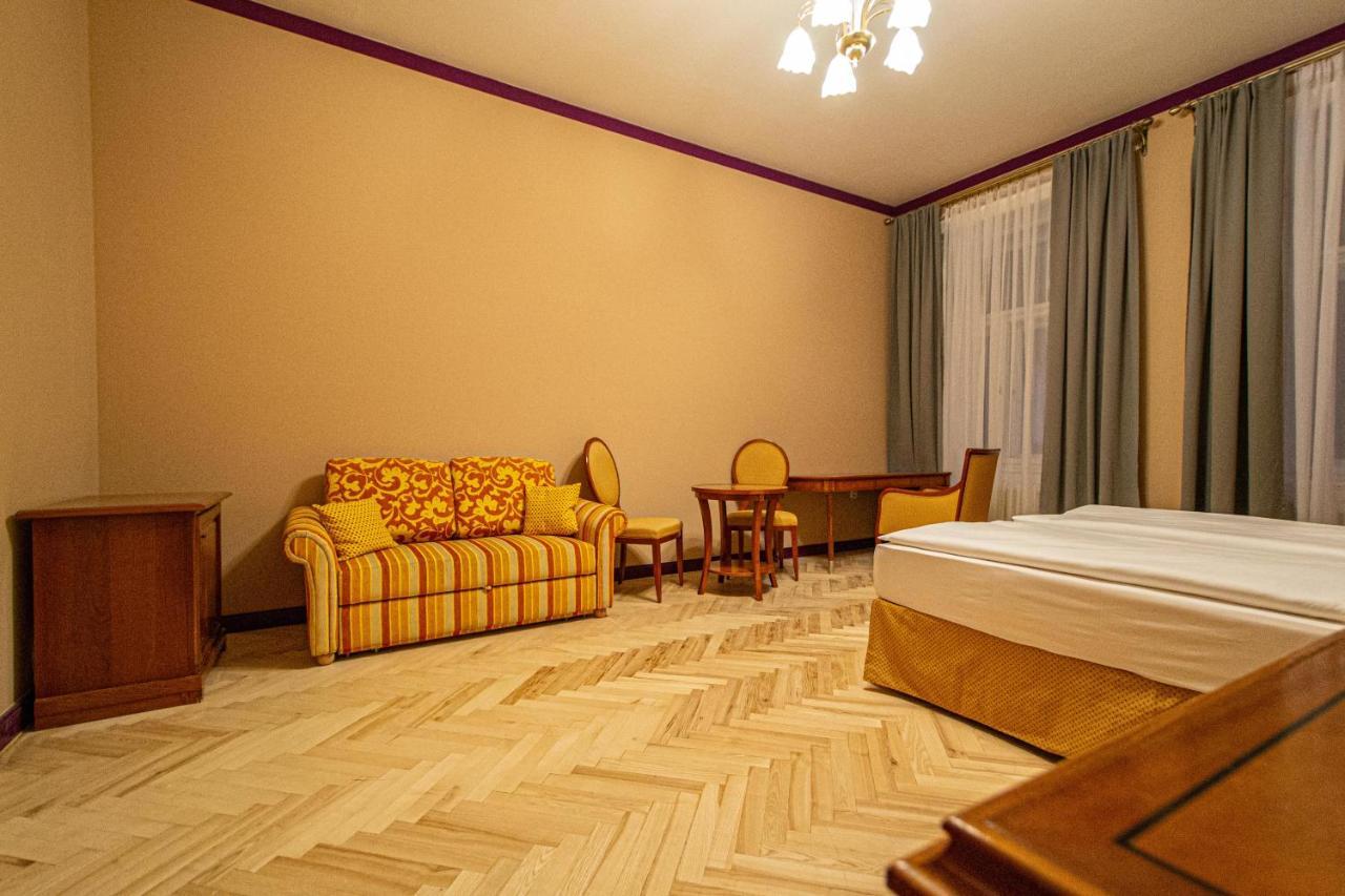 4 Bedrooms 130M2 Apartment At The Main City Square 布拉格 外观 照片